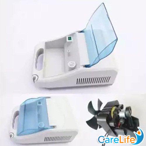 Air compressing nebulizer